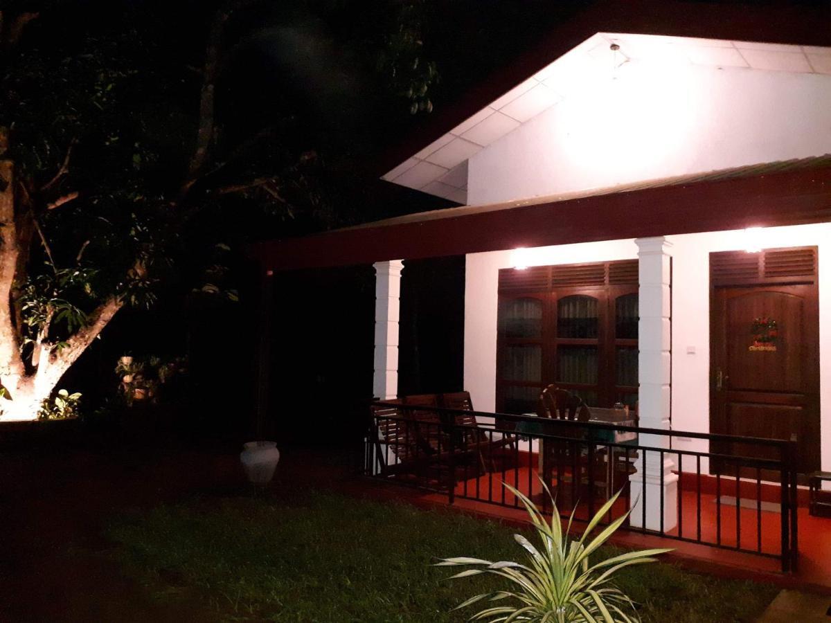Sigiri Hibiscus Villa Sigiriya Exterior foto